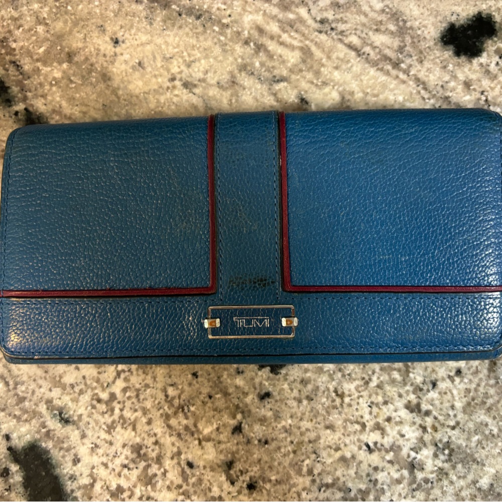 Tumi Wallet / excellent condition!